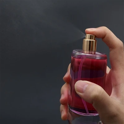 Por que a qualidade da bomba é tão importante para um perfume?